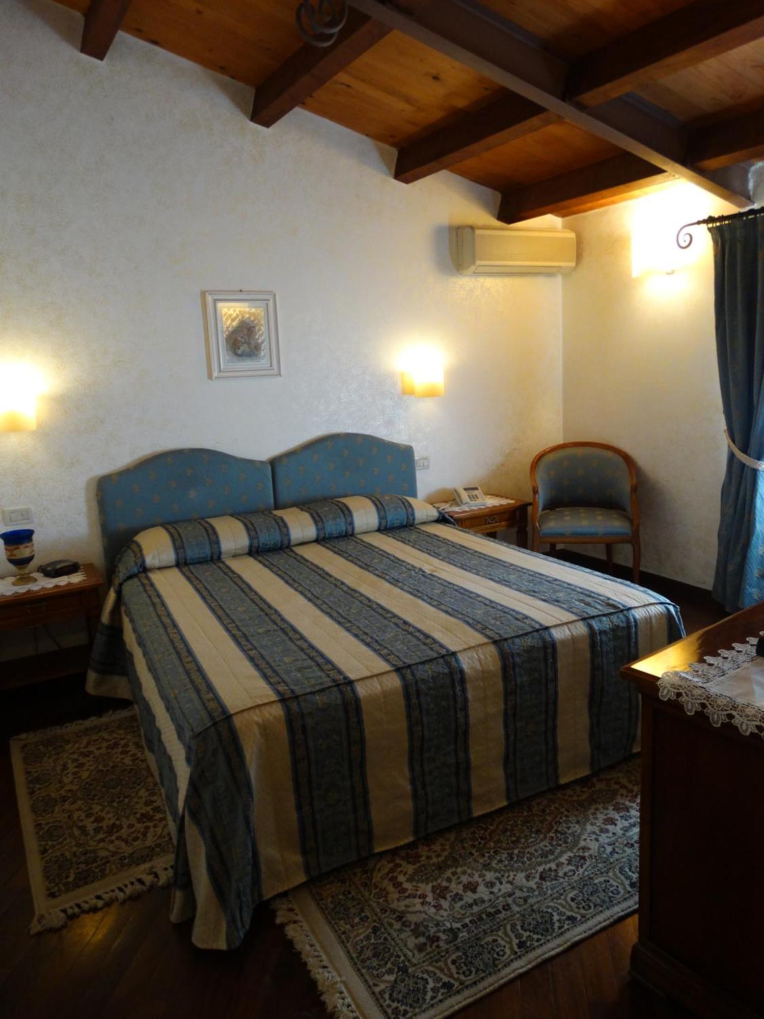 Hotel San Giuseppe Gerace Bagian luar foto