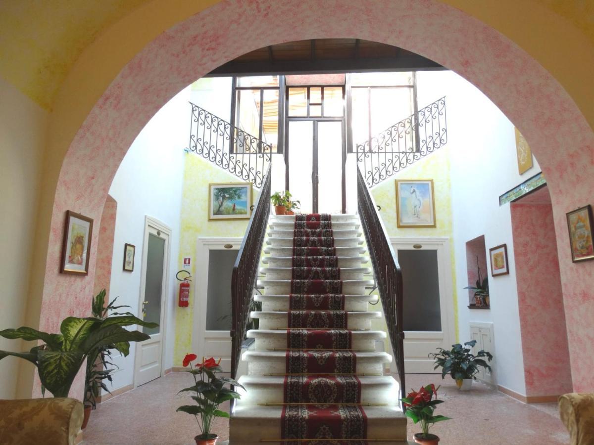 Hotel San Giuseppe Gerace Bagian luar foto