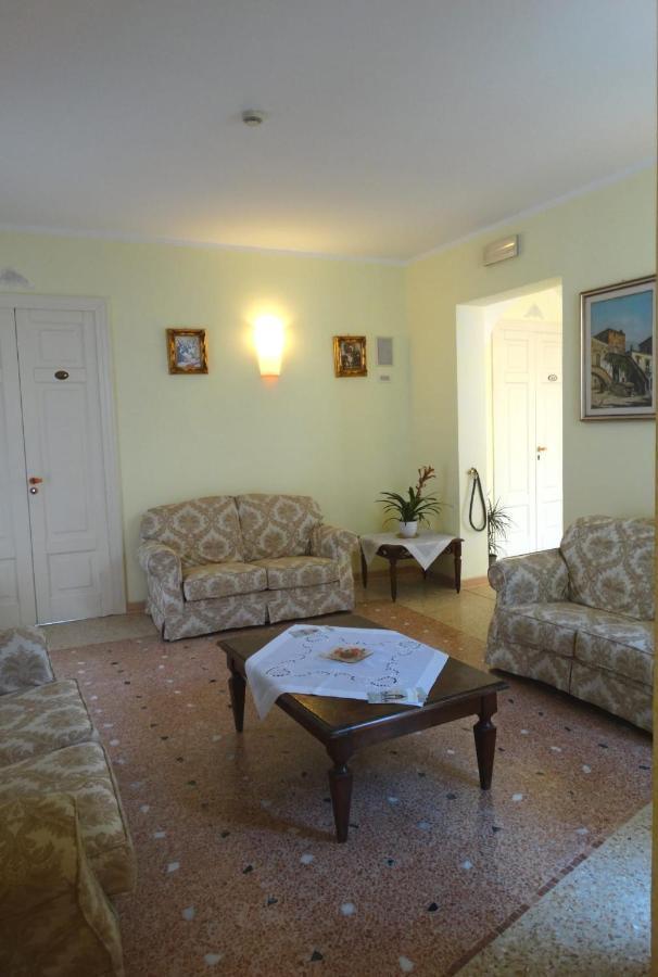 Hotel San Giuseppe Gerace Bagian luar foto